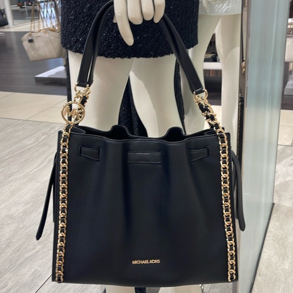 MICHAEL KORS Mina Large Chain Shoulder Tote Bag
Black
NWT - Picture 16 of 16